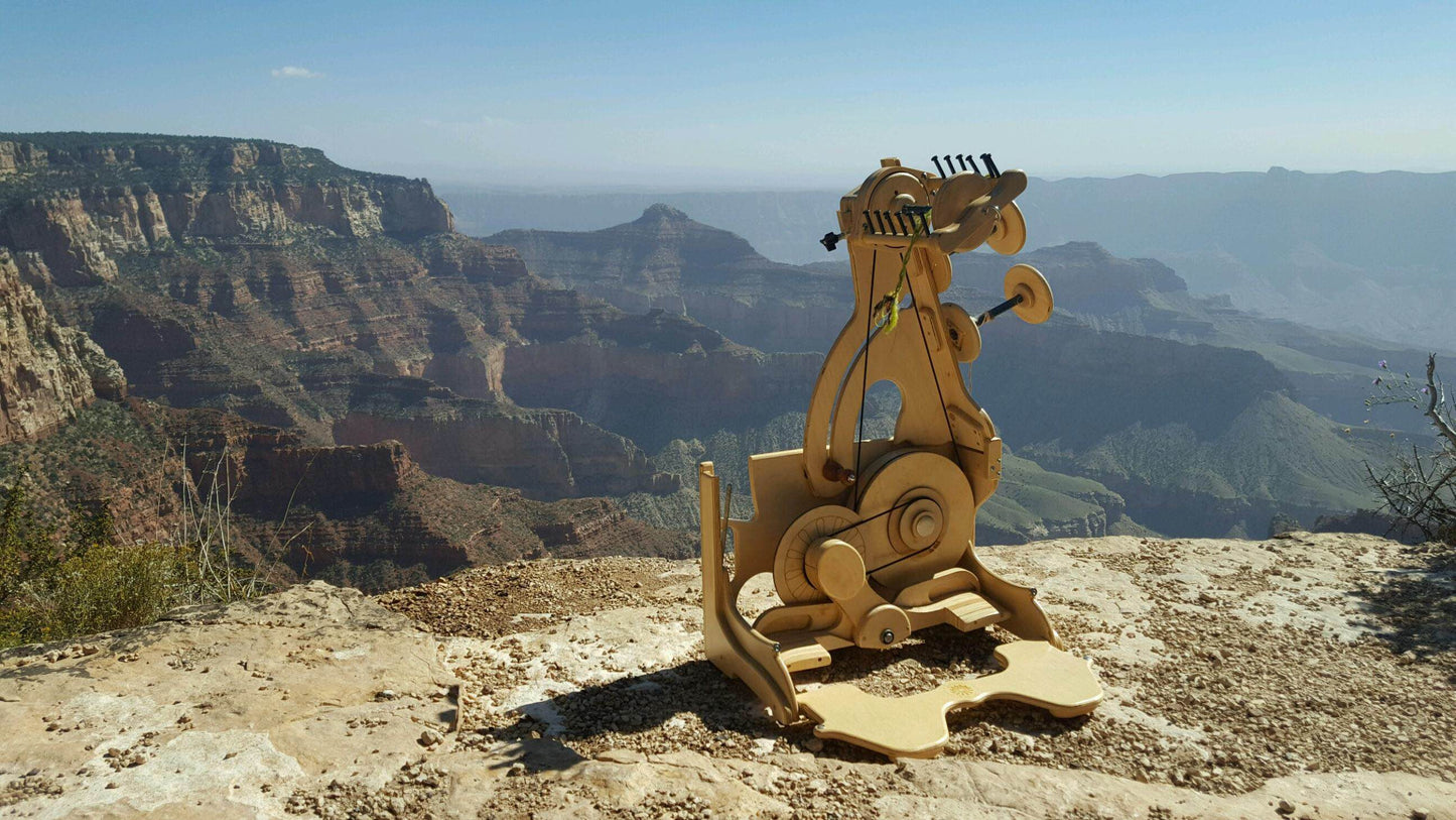 SpinOlution King Bee Spinning Wheel