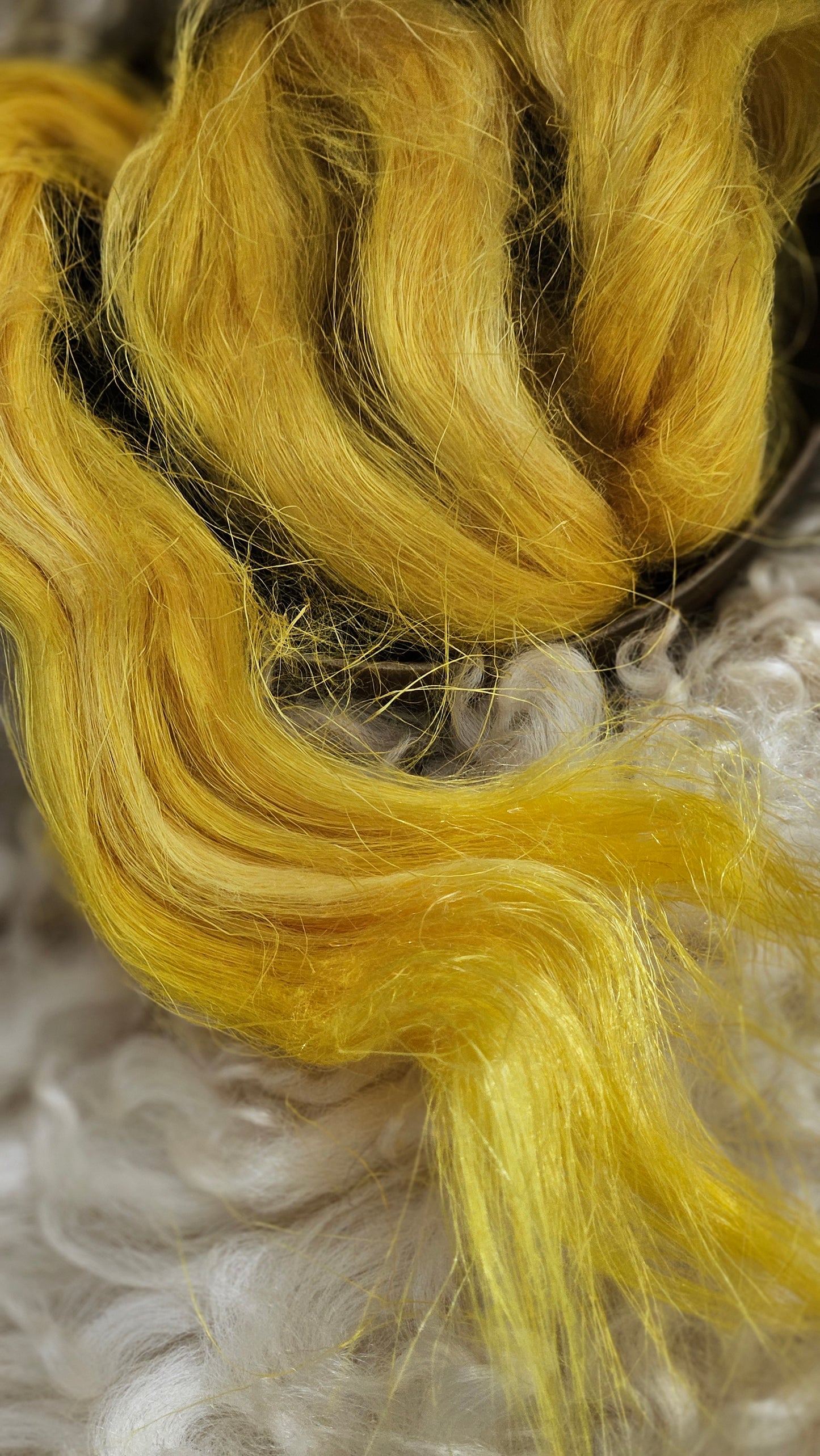 CHAMOMILE Dyed Flax Linen Roving - 1 ounce