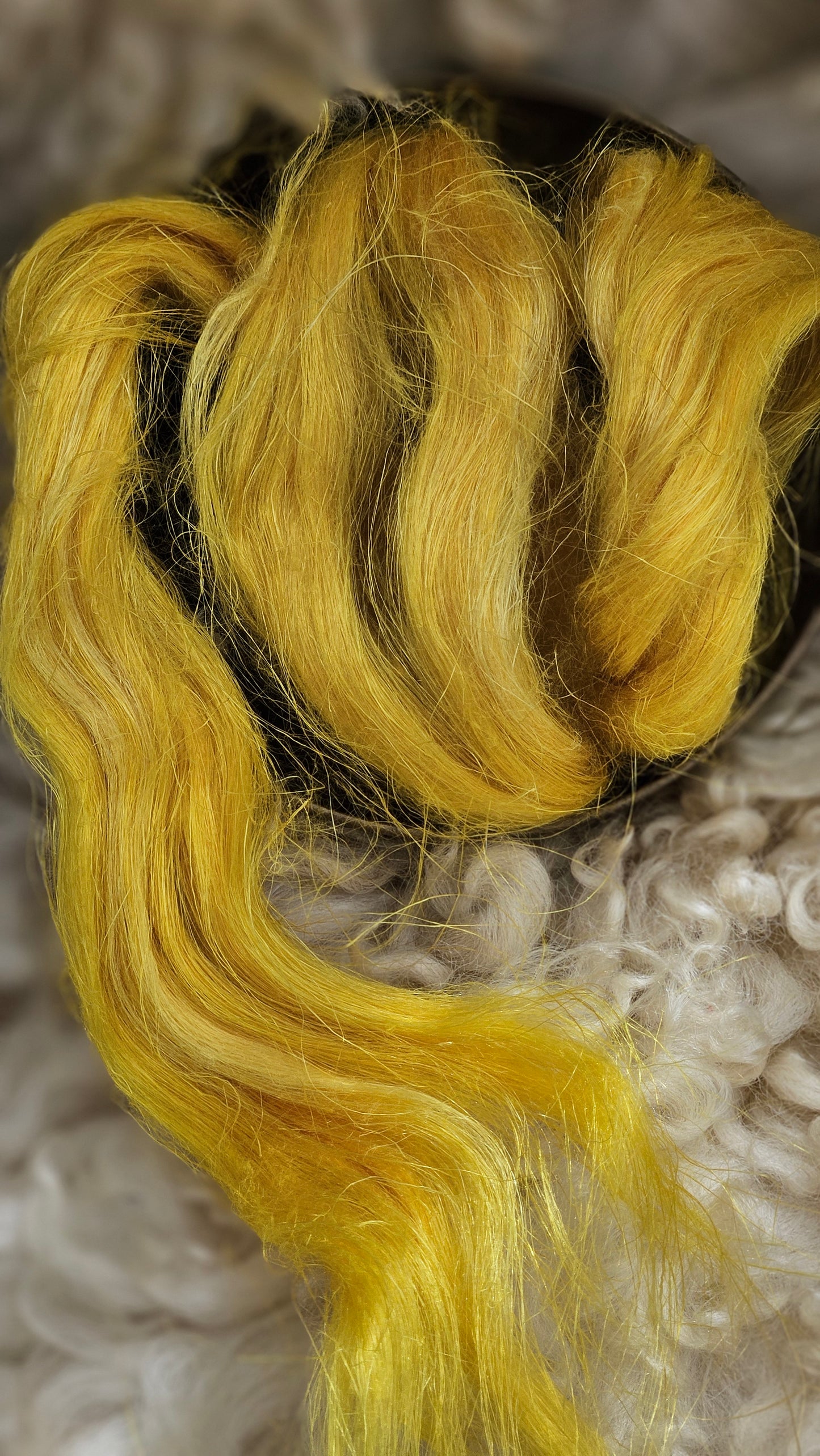 CHAMOMILE Dyed Flax Linen Roving - 1 ounce