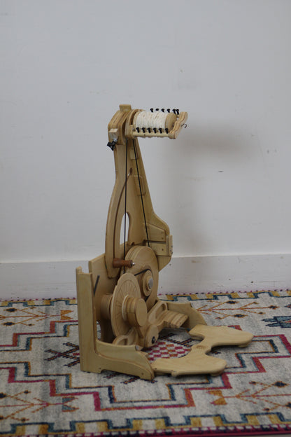 SpinOlution Queen Bee Spinning Wheel