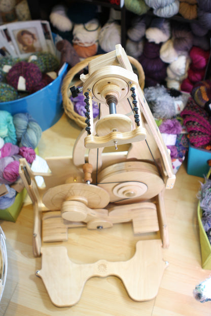 SpinOlution Queen Bee Spinning Wheel